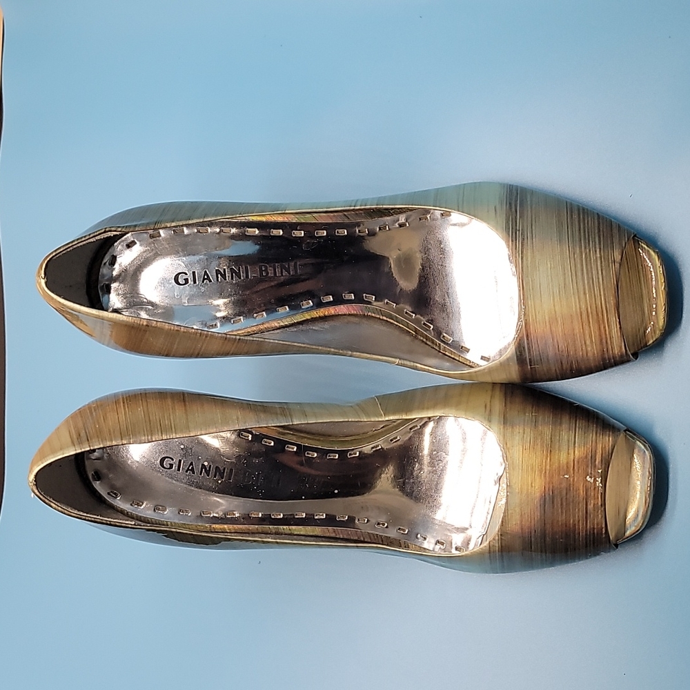 Gianni Bini Glossy Heels